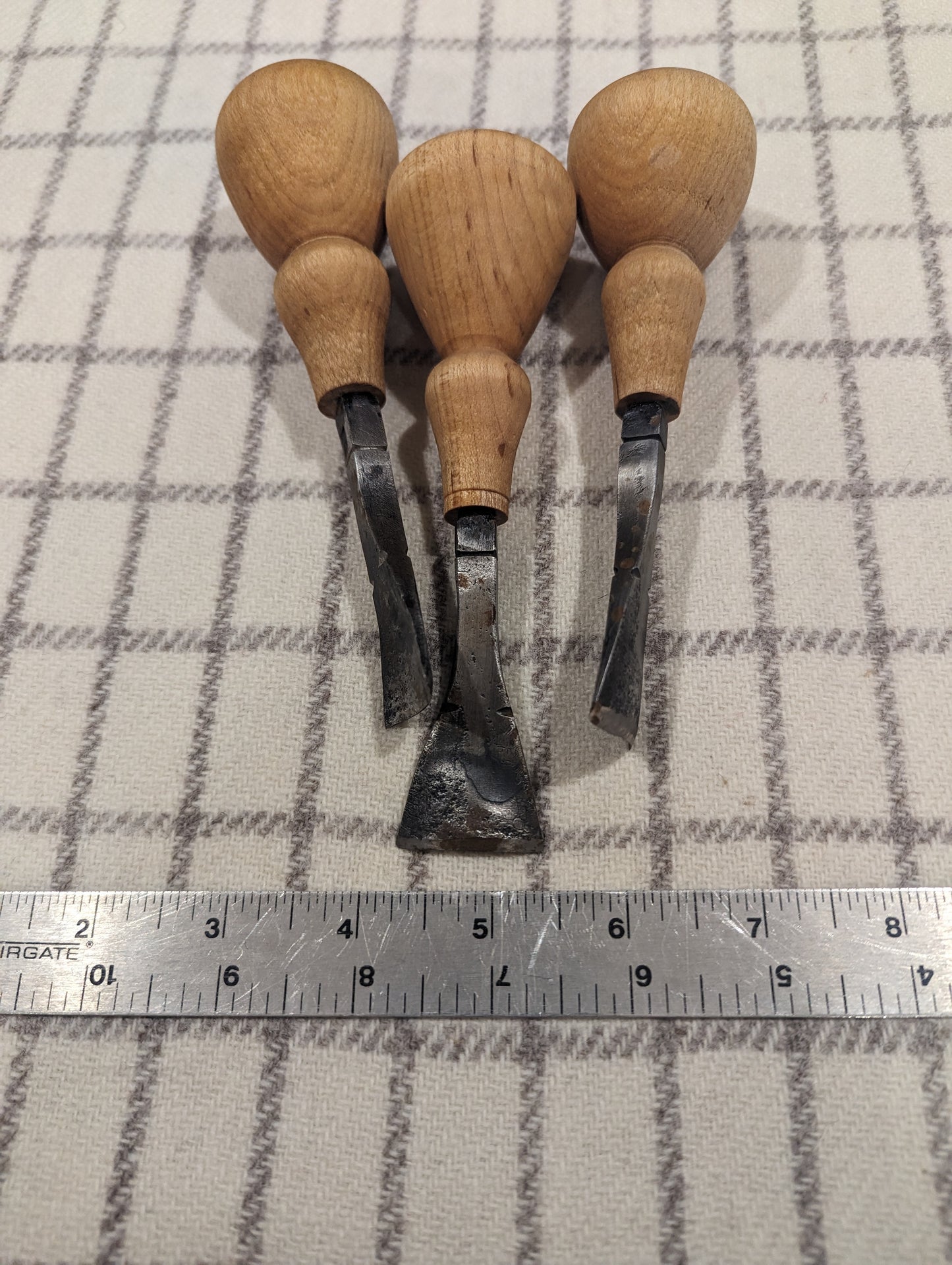 1" curved pinking chisel