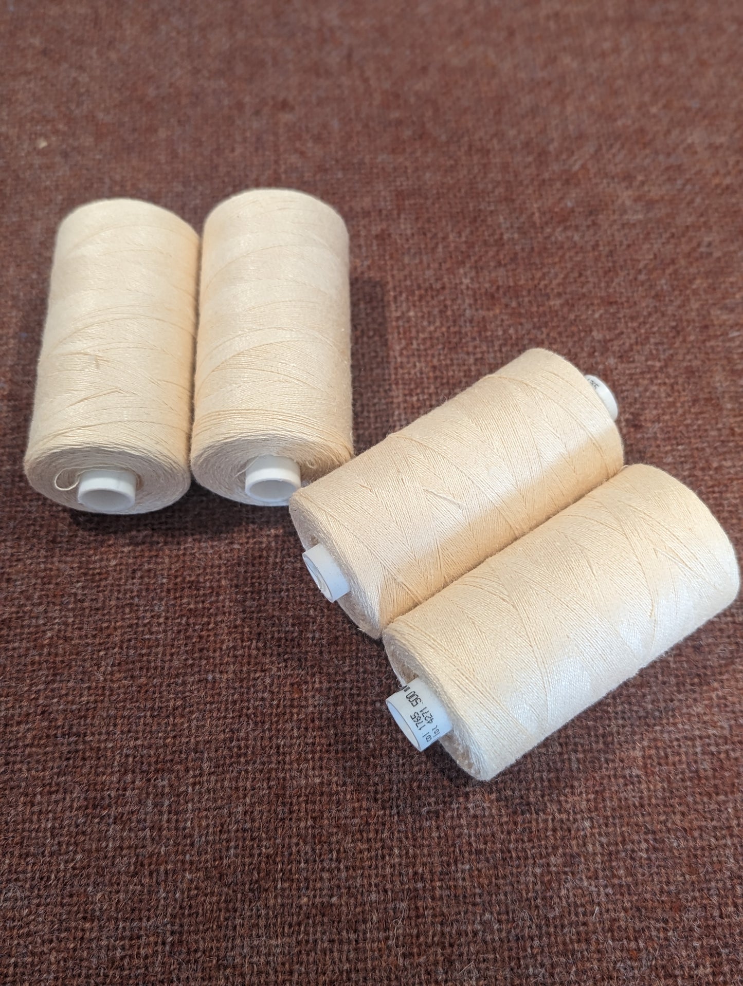 Creme Linen Thread 40/2 500m