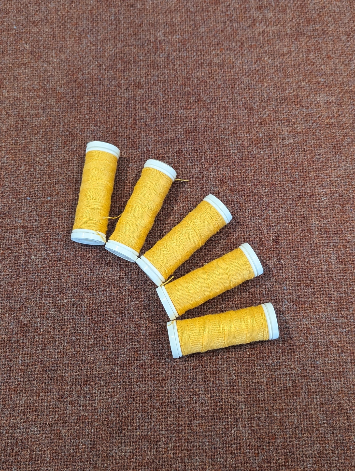 40/3 Yellow Linen Thread 70m